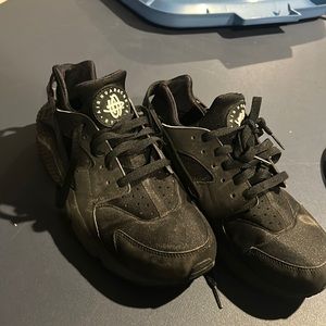 All Black huaraches Nike